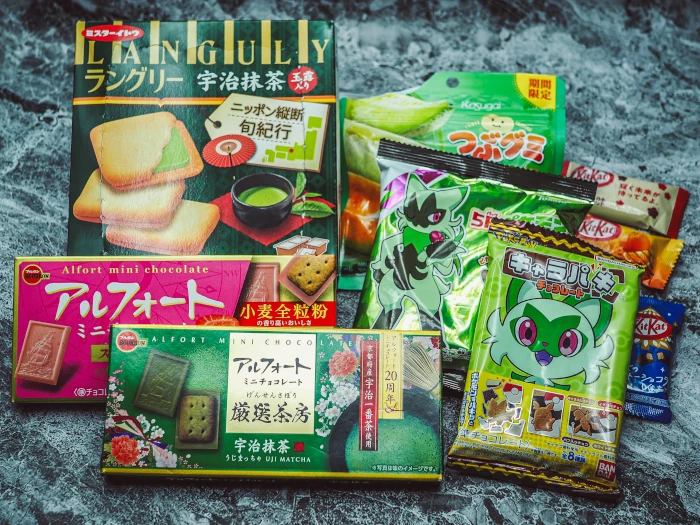 Japońskie słodycze: zielona herbata, sezonowe KitKaty, Pokemony i&nbsp;dalgona ze&nbsp;Squid Game