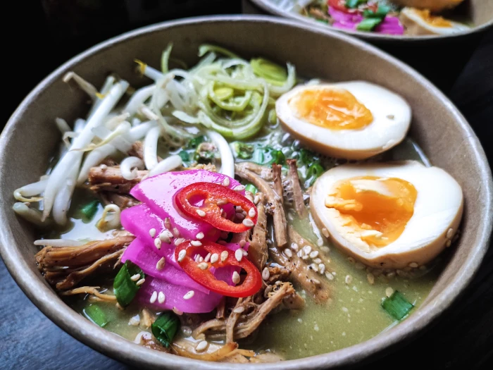 Niepozorna wrocławska knajpka z&nbsp;ramenem, czyli Ramen u Kopcia