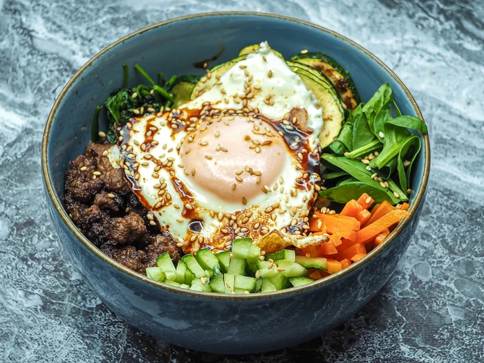 Bibimbap, czyli koreański mieszany ryż