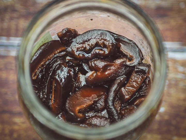 Marynowane shiitake na słodko w sosie sojowym